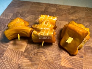 Сарган (рыба игла) холодного копчения: Шашлычок из кальмара х/к