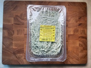 Сухарики с крабом: Сыр Чечил паутинка (зелень чеснок)  500 гр.