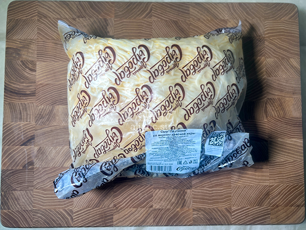 Сыр 1 кг ГОРНЫЙ СЫРОВАР (Паутинка со вкусом красной икры) в Реутове