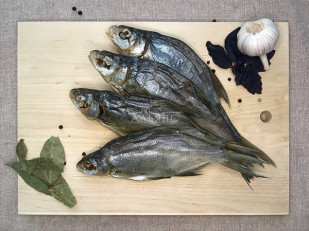 Кальмар кольца со вкусом Том Ям: Густера вяленая