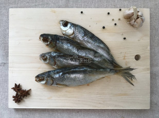 Рыбные снеки: Вобла вяленая астраханская средняя