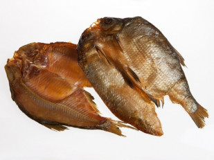 Вобла (18+) с икрой: Карась холодного копчения